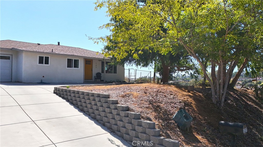 127 East College Street Fallbrook, CA 92028 - Photo 3 of 58