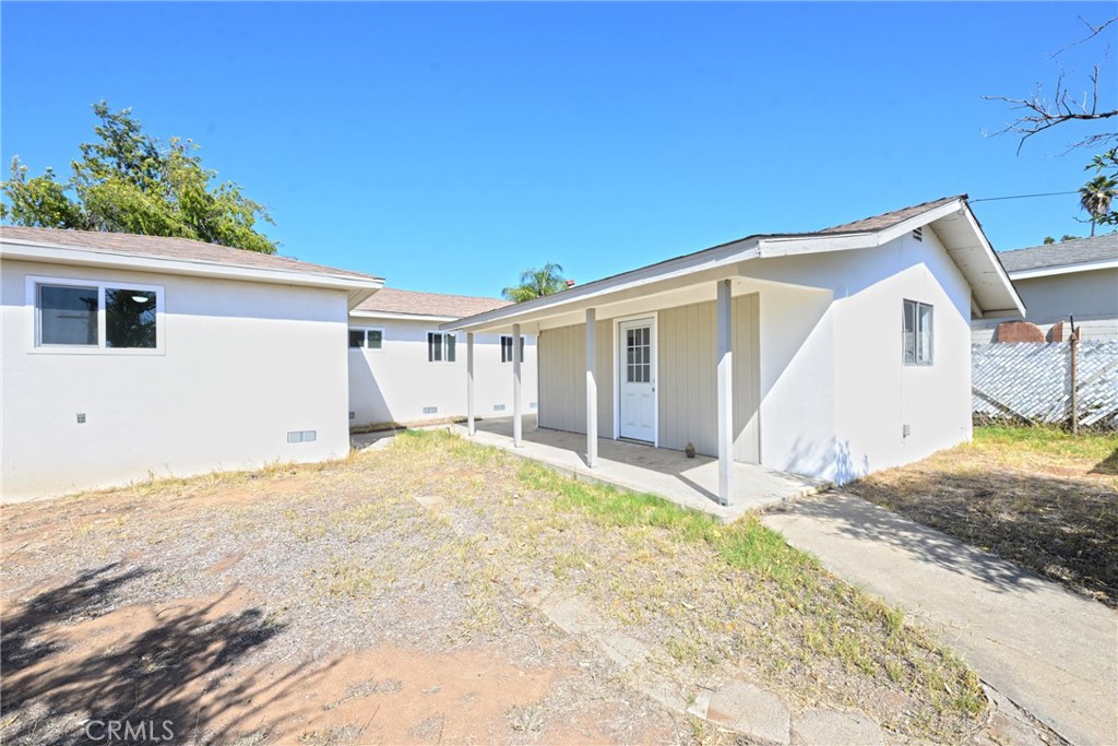 127 East College Street Fallbrook, CA 92028 - Photo 35 of 58 a view of a house with a backyard