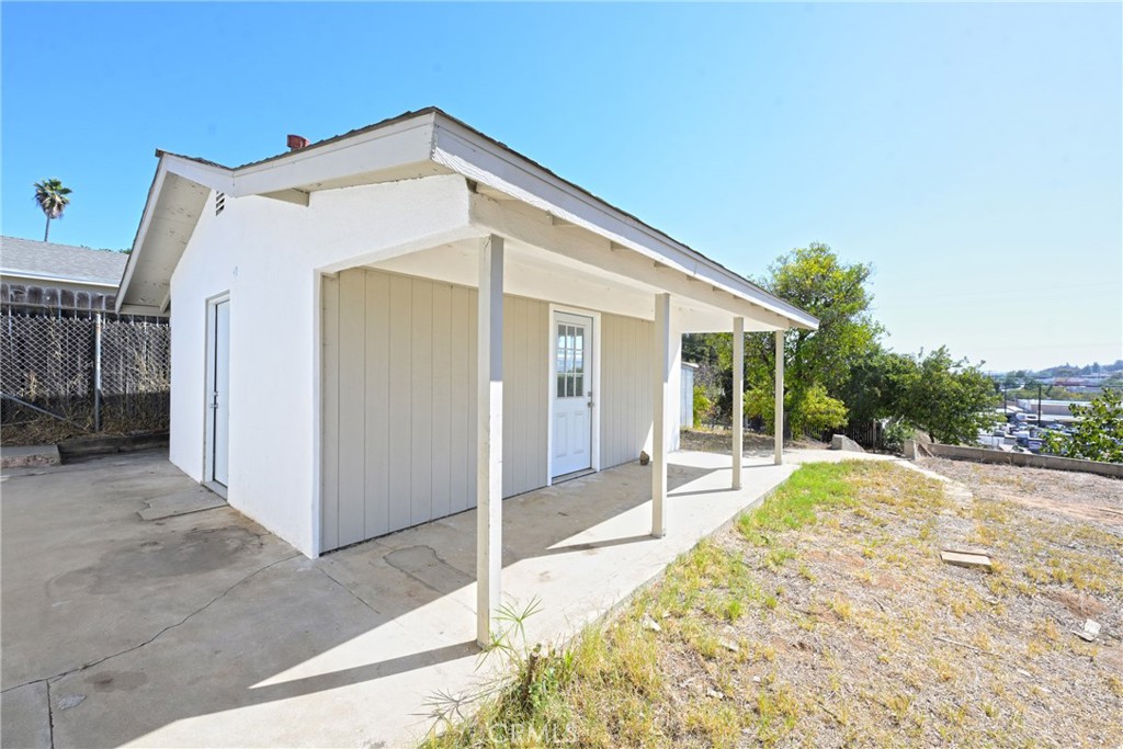 127 East College Street Fallbrook, CA 92028 - Photo 44 of 58