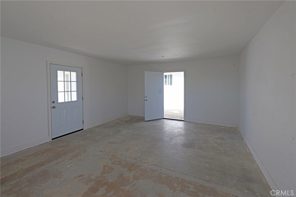 127 East College Street Fallbrook, CA 92028 - Photo 46 of 58 an empty room with windows