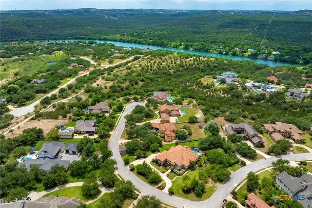 a view of a lush green field