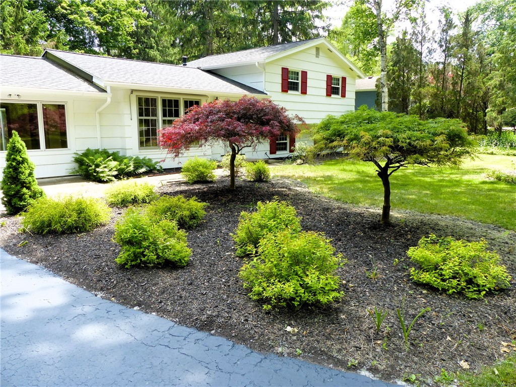 684 Marsh Road Pittsford, NY 14534 - Photo 3 of 32