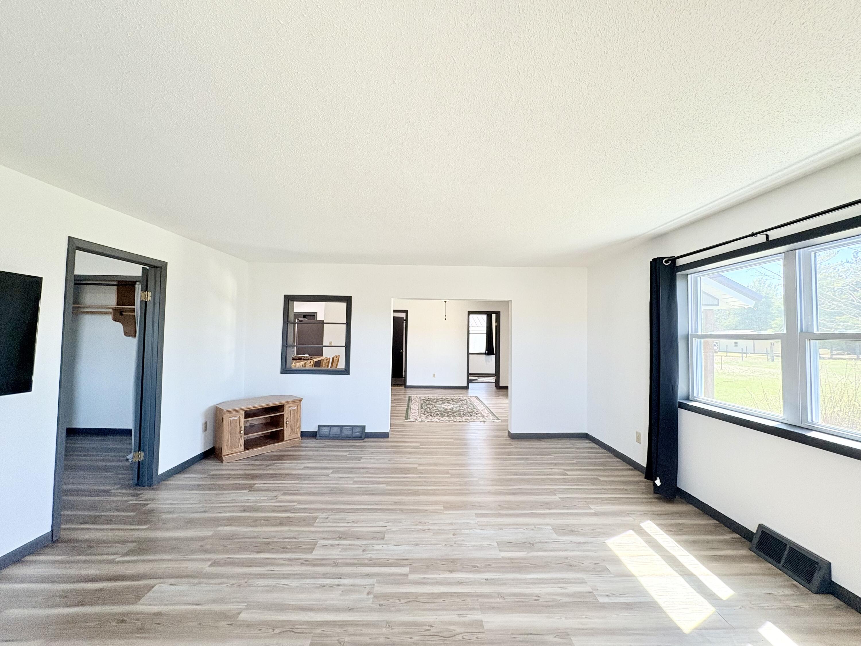 4925 Mt Hope Road South Carson City, MI 48811 - Photo 3 of 23 living room