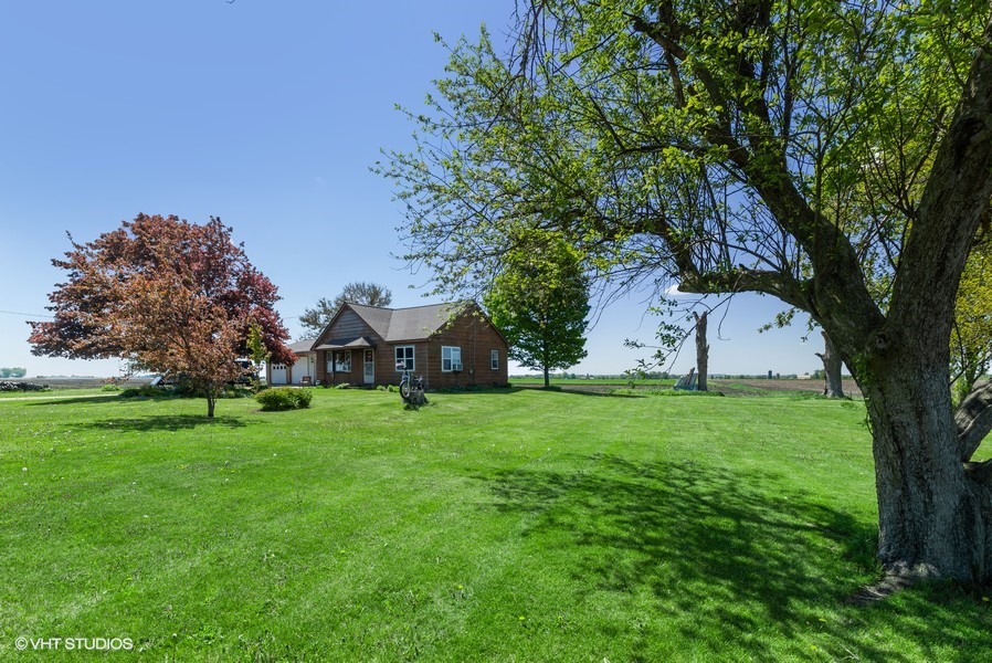 16218 Mt Hunger Road Sycamore, IL 60178 - Photo 1 of 17