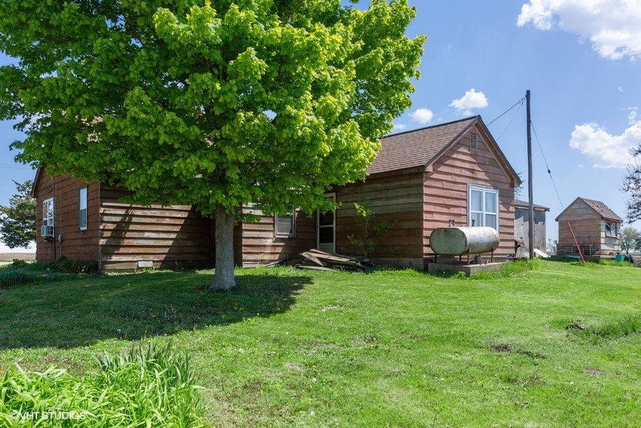 16218 Mt Hunger Road Sycamore, IL 60178 - Photo 5 of 17