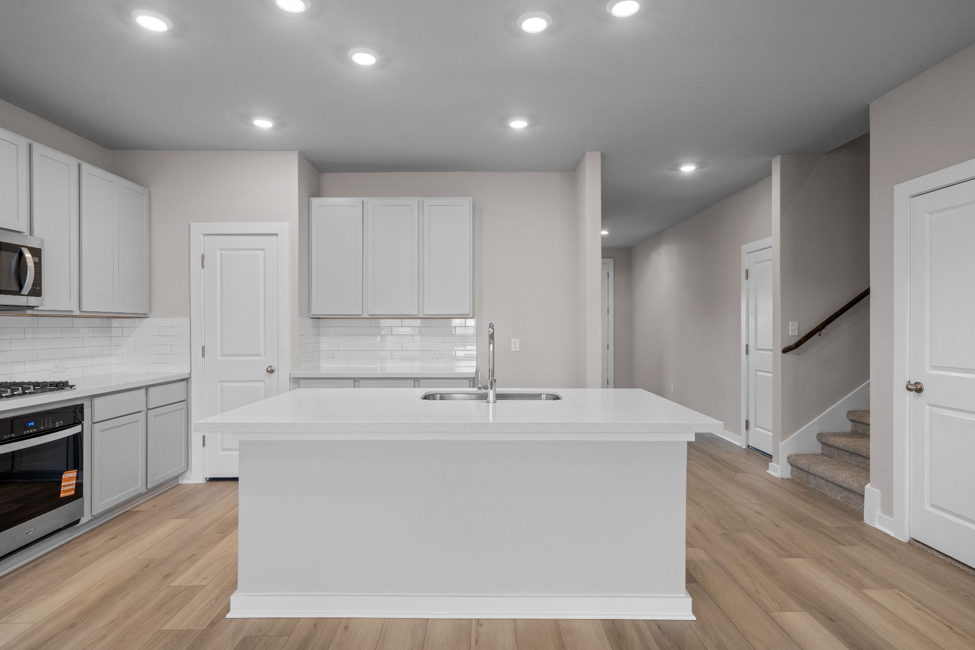 239 Red Tail Hawk Lane Cedar Creek, TX 78612 - Photo 6 of 27 Beautiful Open Concept Kitchen