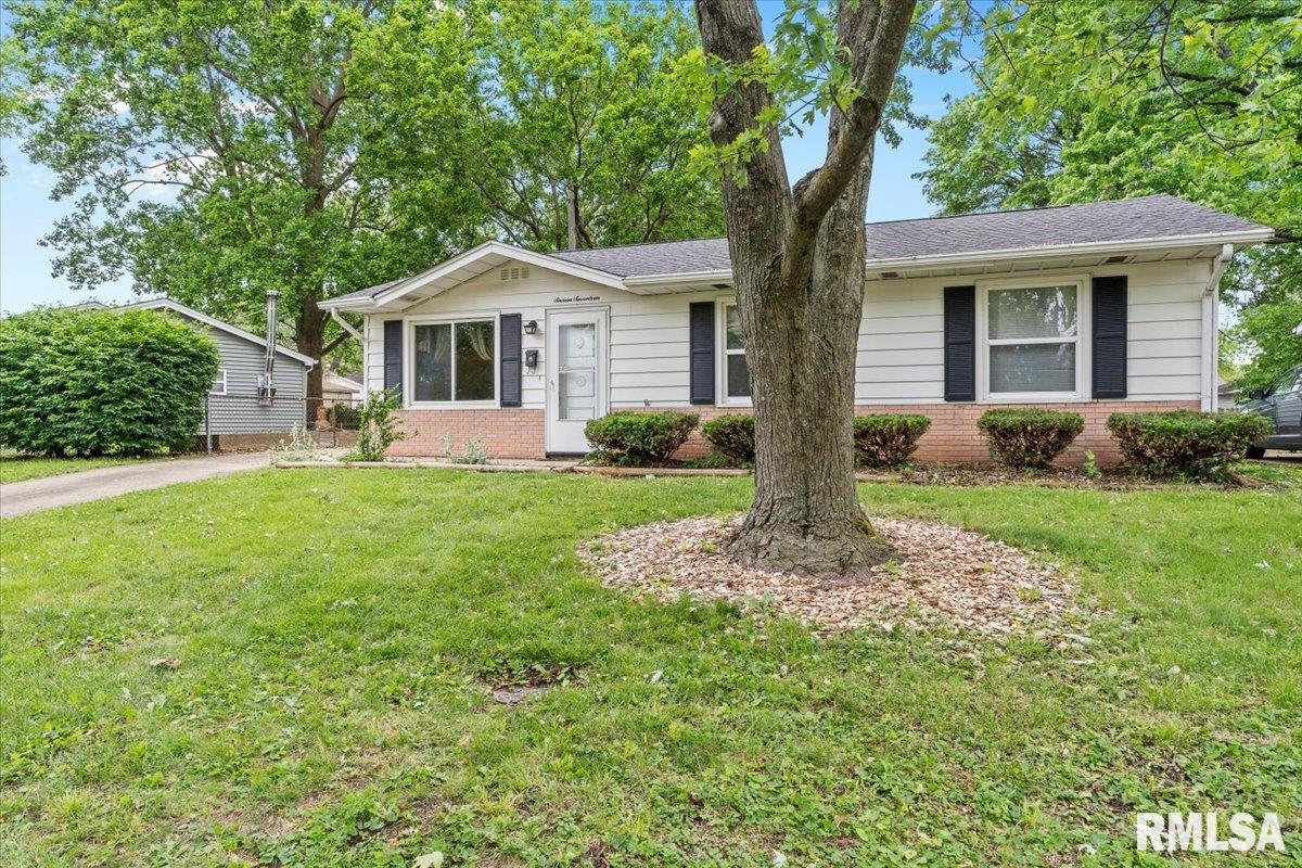 1617 Fairmont Drive Springfield, IL 62702 - Photo 2 of 28 Gallery Image 2