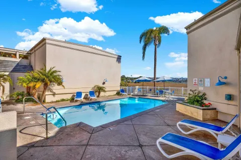 $559,500 | 4015 Crown Point Drive, Unit 102, San Diego, CA 92109
