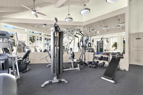 $559,500 | 4015 Crown Point Drive, Unit 102, San Diego, CA 92109