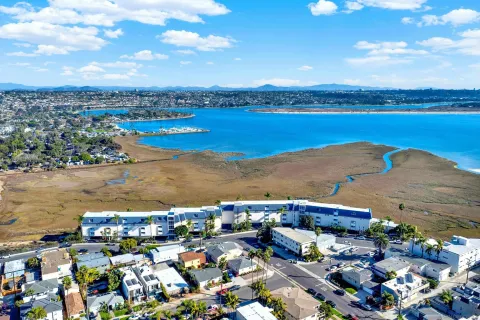 $559,500 | 4015 Crown Point Drive, Unit 102, San Diego, CA 92109