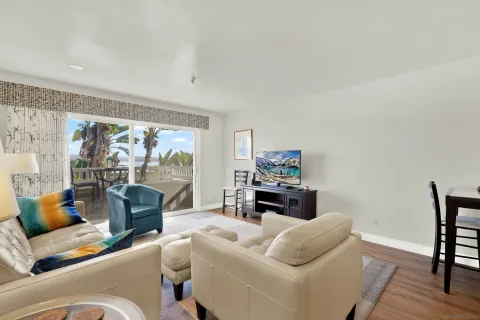 $559,500 | 4015 Crown Point Drive, Unit 102, San Diego, CA 92109