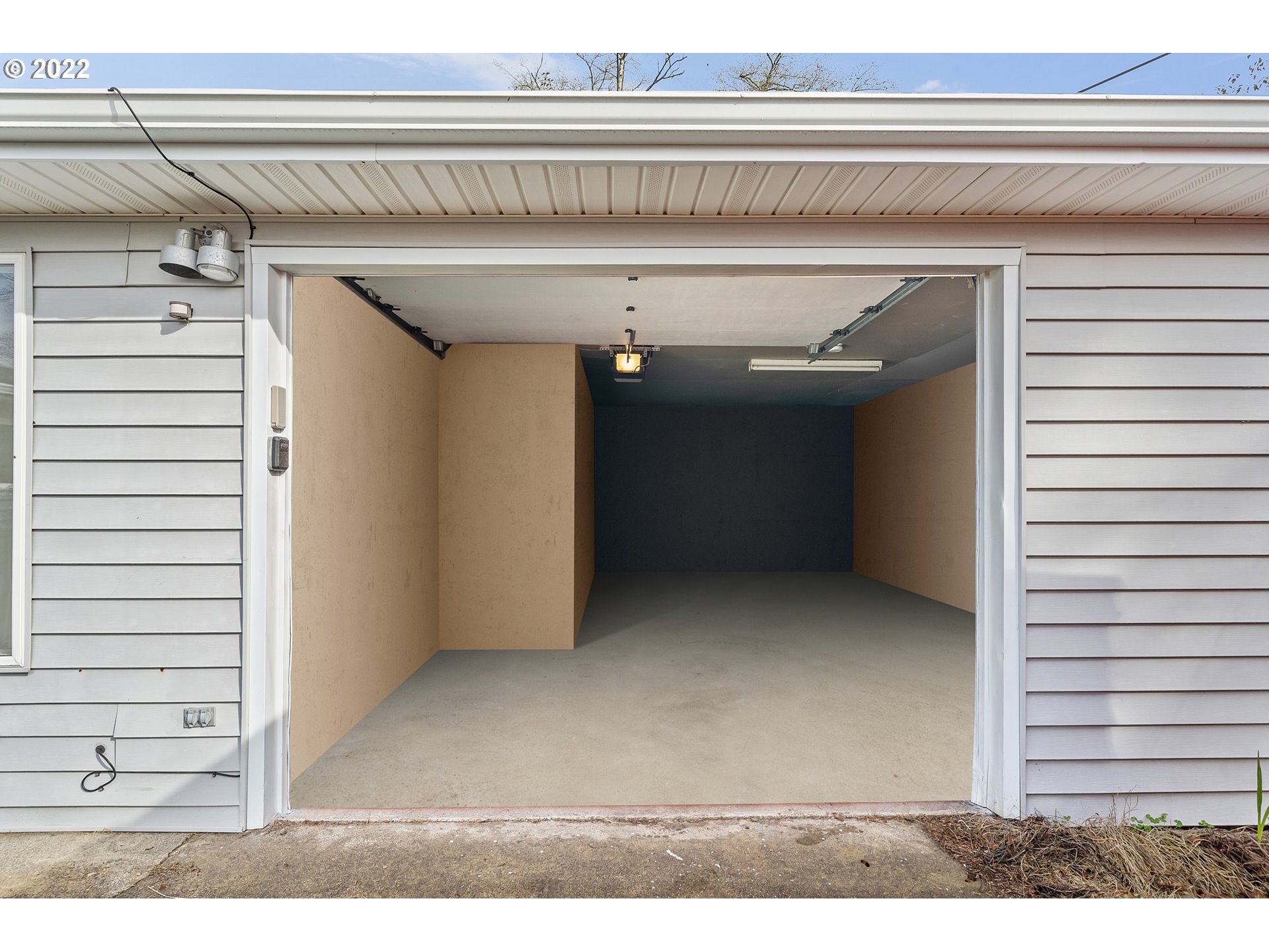 8020 Greentree Ridge Road Tillamook, OR 97141 - Photo 31 of 31 a view of a living room