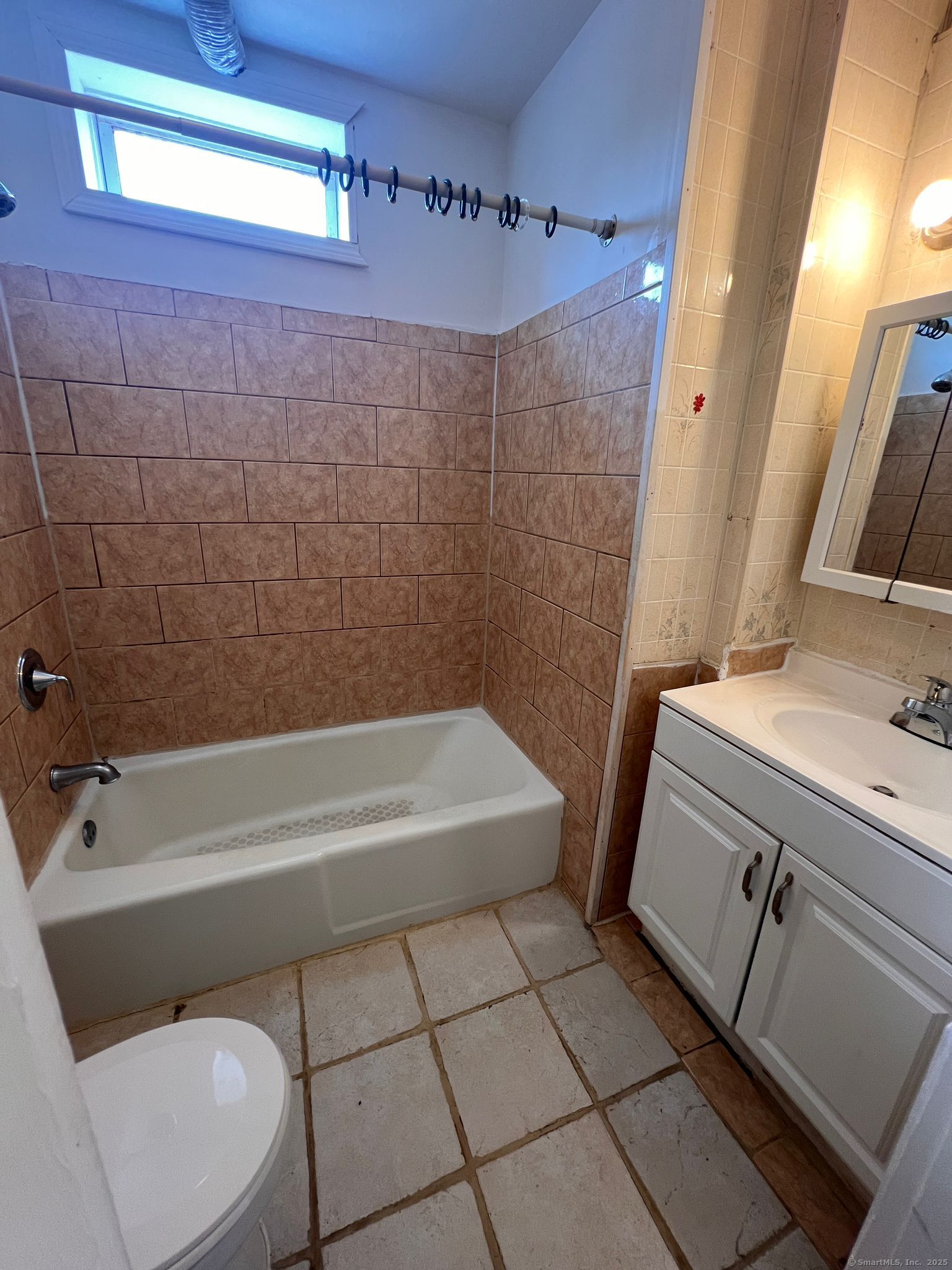 640 Wilson Street Waterbury, CT 06708 - Photo 16 of 18