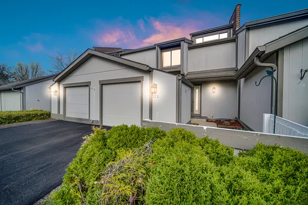 $384,900 | 112 Chicory Court, Rolling Meadows, IL 60008