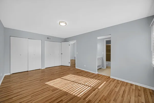 $384,900 | 112 Chicory Court, Rolling Meadows, IL 60008