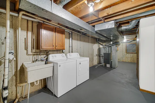 $384,900 | 112 Chicory Court, Rolling Meadows, IL 60008