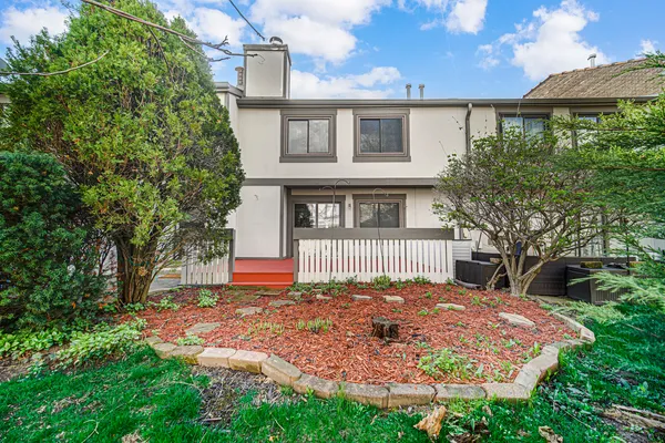 $384,900 | 112 Chicory Court, Rolling Meadows, IL 60008