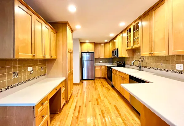 $384,900 | 112 Chicory Court, Rolling Meadows, IL 60008