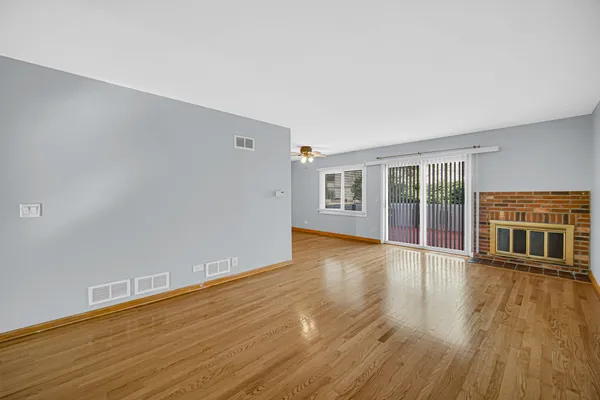 $384,900 | 112 Chicory Court, Rolling Meadows, IL 60008