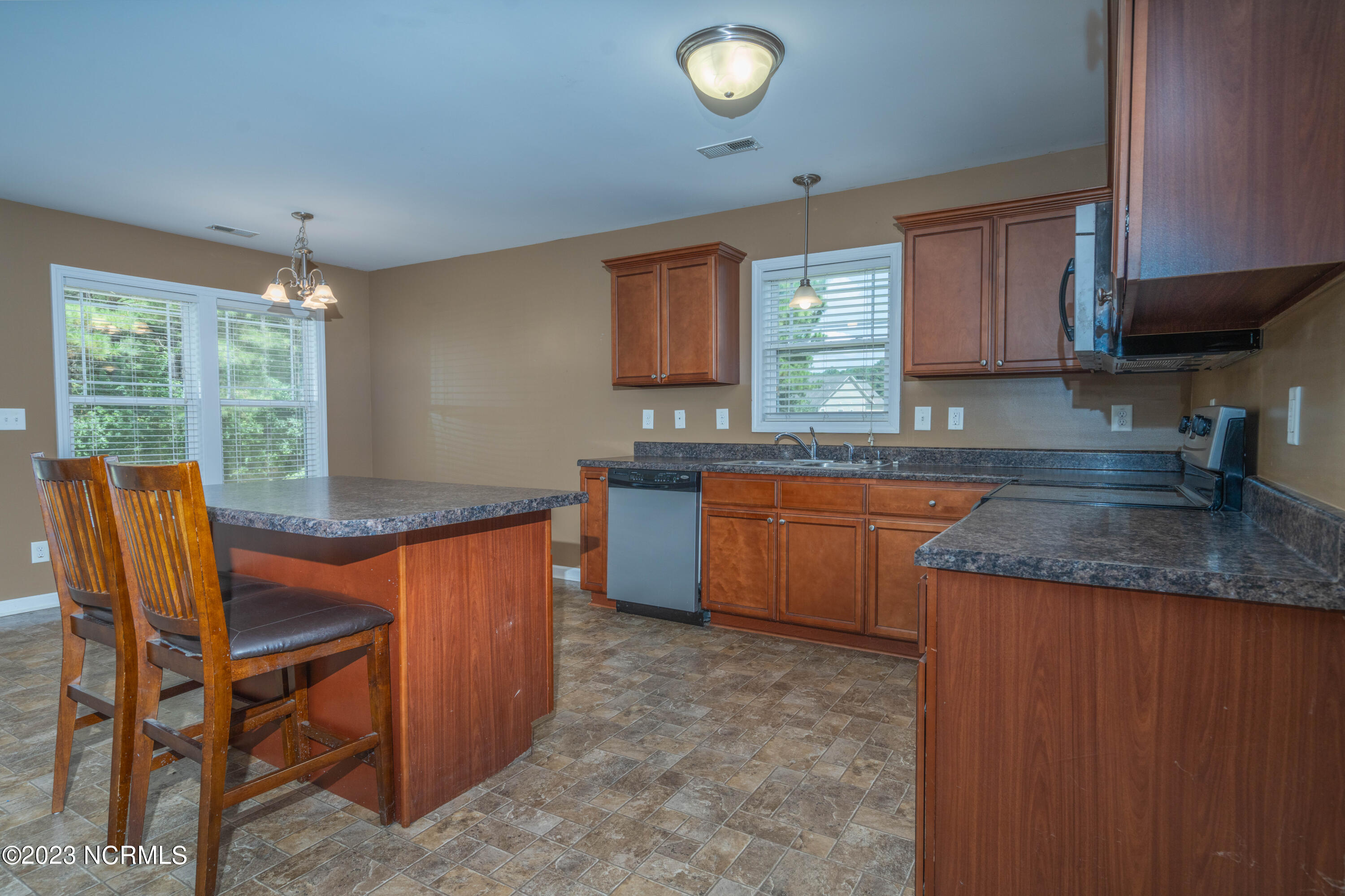 108 Errol Drive Hubert, NC 28539 - Photo 15 of 33 108 errol dr (7 of 41)