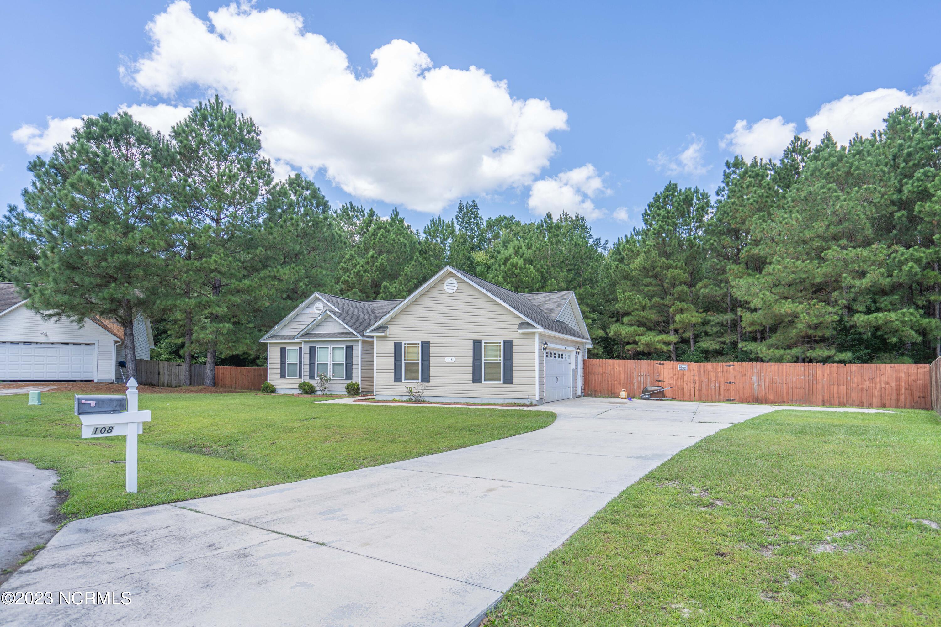 108 Errol Drive Hubert, NC 28539 - Photo 2 of 33 108 errol dr (35 of 41)