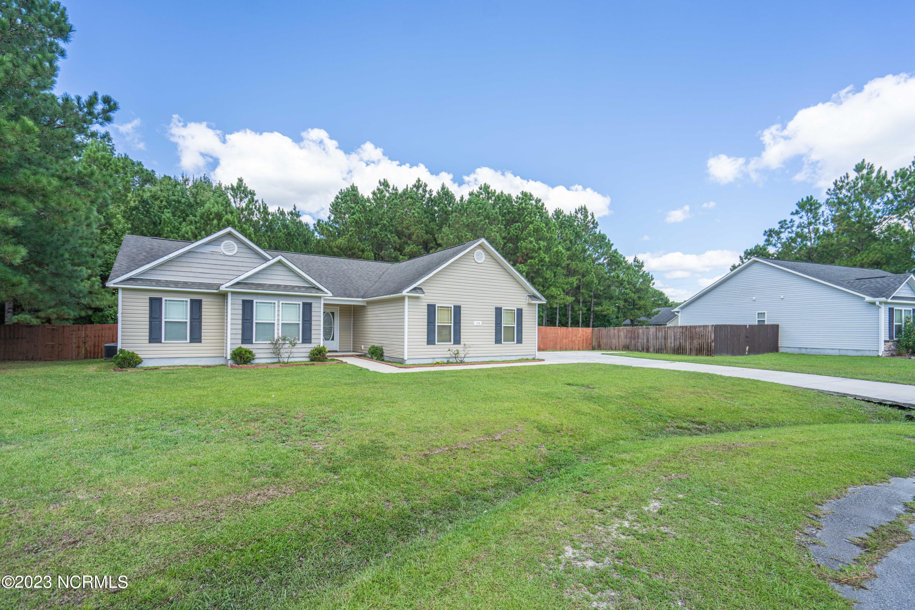 108 Errol Drive Hubert, NC 28539 - Photo 6 of 33 108 errol dr (39 of 41)