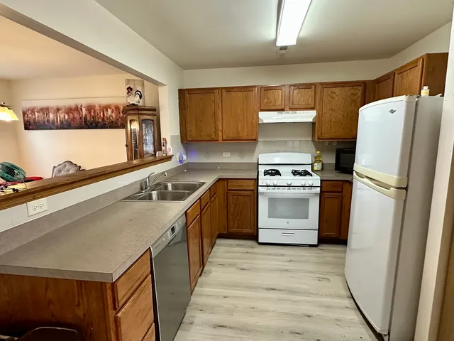 $318,000 | 1033 Serendipity Drive, Aurora, IL 60504