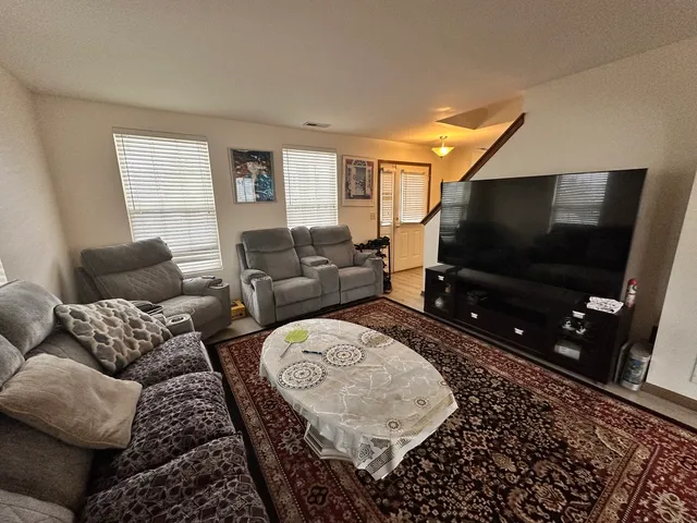 $318,000 | 1033 Serendipity Drive, Aurora, IL 60504