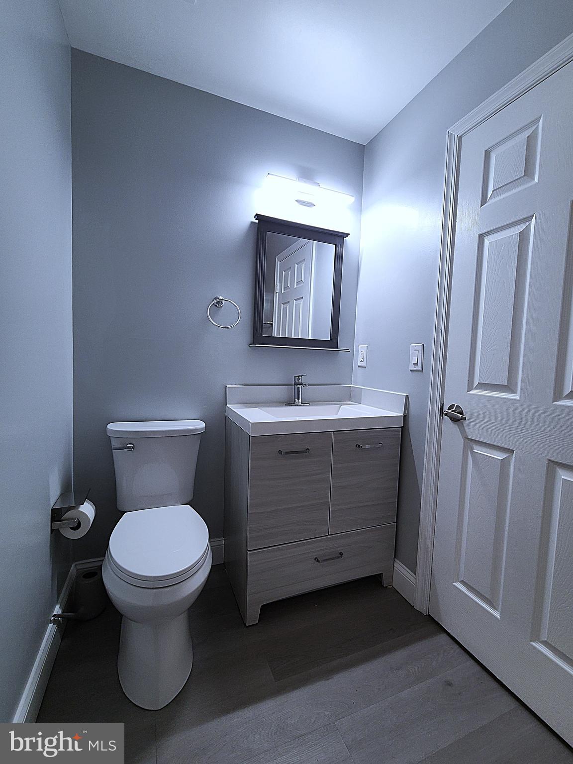 1049 Gardenview Loop, Unit 302 Woodbridge, VA 22191 - Photo 17 of 21 Second Bathroom - door to second bedroom