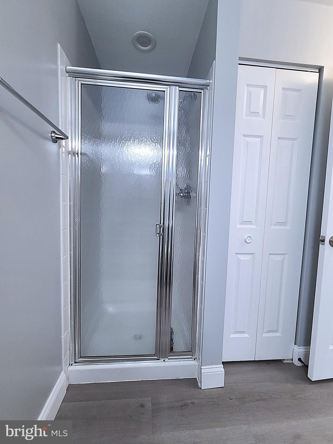 1049 Gardenview Loop, Unit 302 Woodbridge, VA 22191 - Photo 18 of 21 Shower bath in second bathroom