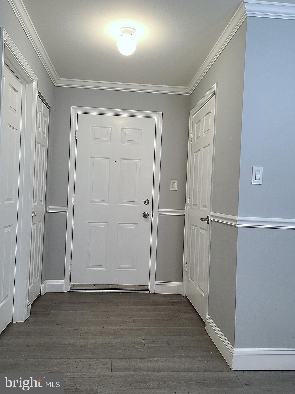 1049 Gardenview Loop, Unit 302 Woodbridge, VA 22191 - Photo 4 of 21 Entrance Hallways