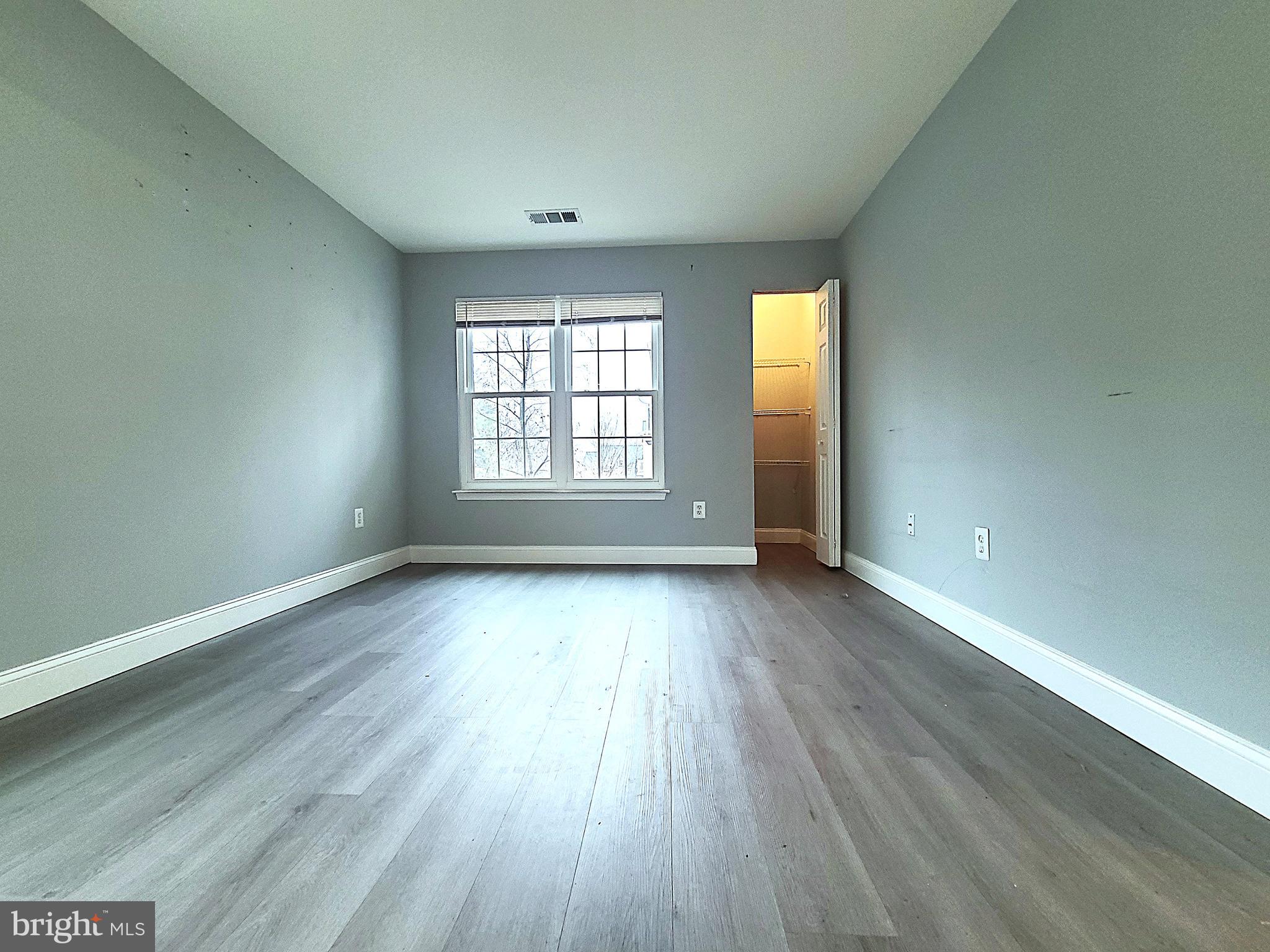 1049 Gardenview Loop, Unit 302 Woodbridge, VA 22191 - Photo 10 of 21 Primary Bedroom