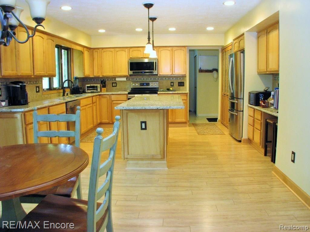 1844 Bromley Lane Rochester Hills, MI 48306 - Photo 19 of 24