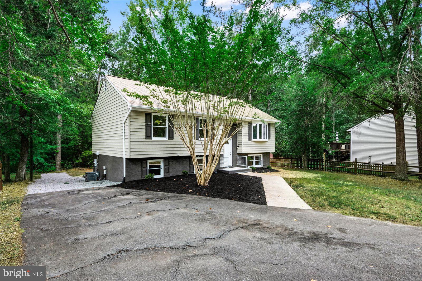 681 Welsh Drive Ruther Glen, VA 22546 - Photo 4 of 46