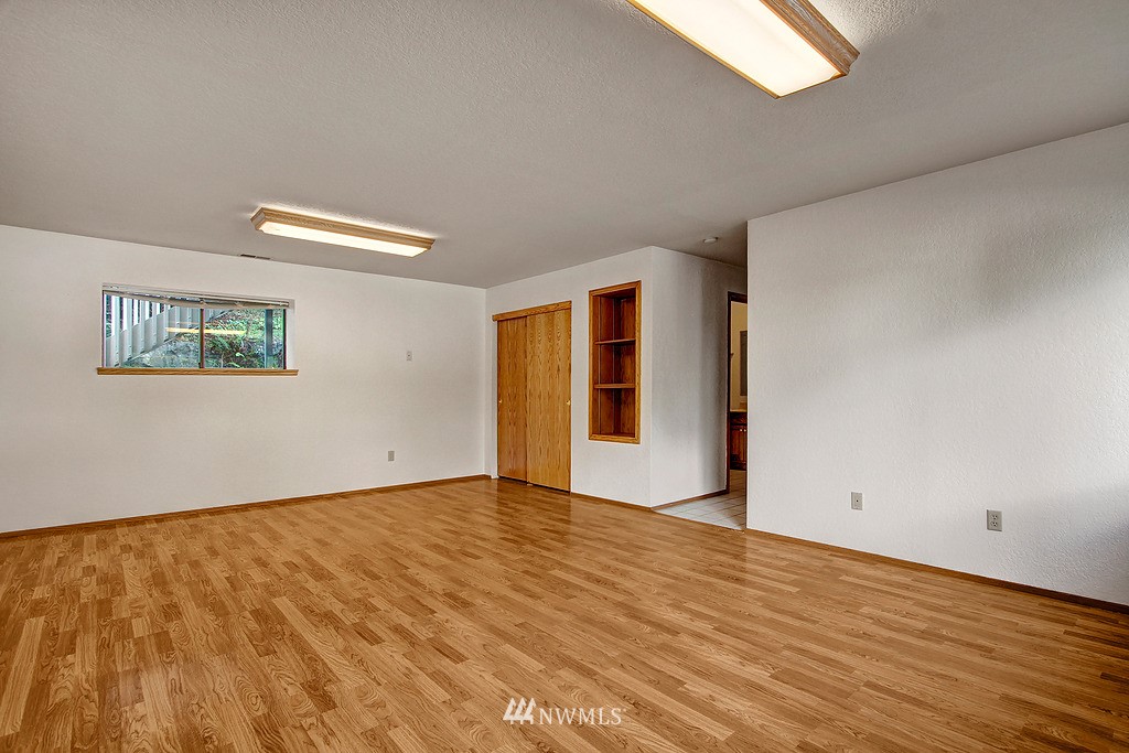 2809 Northeast 23rd Place Renton, WA 98056 - Photo 14 of 19