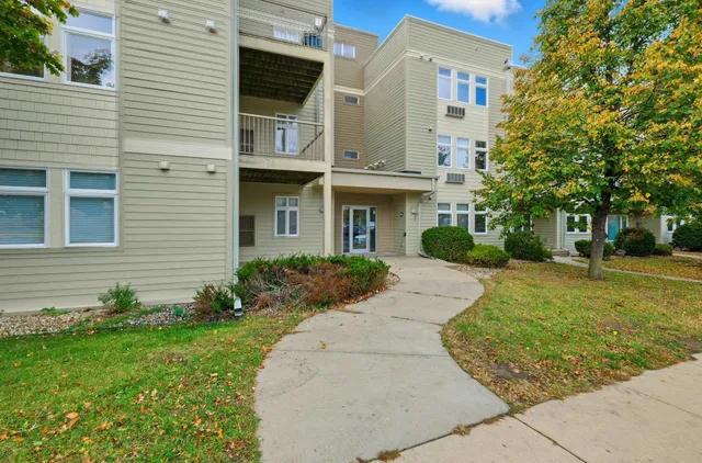 $2,100,000 | 8206 Starr Grass Drive, Unit 204, Madison, WI 53719