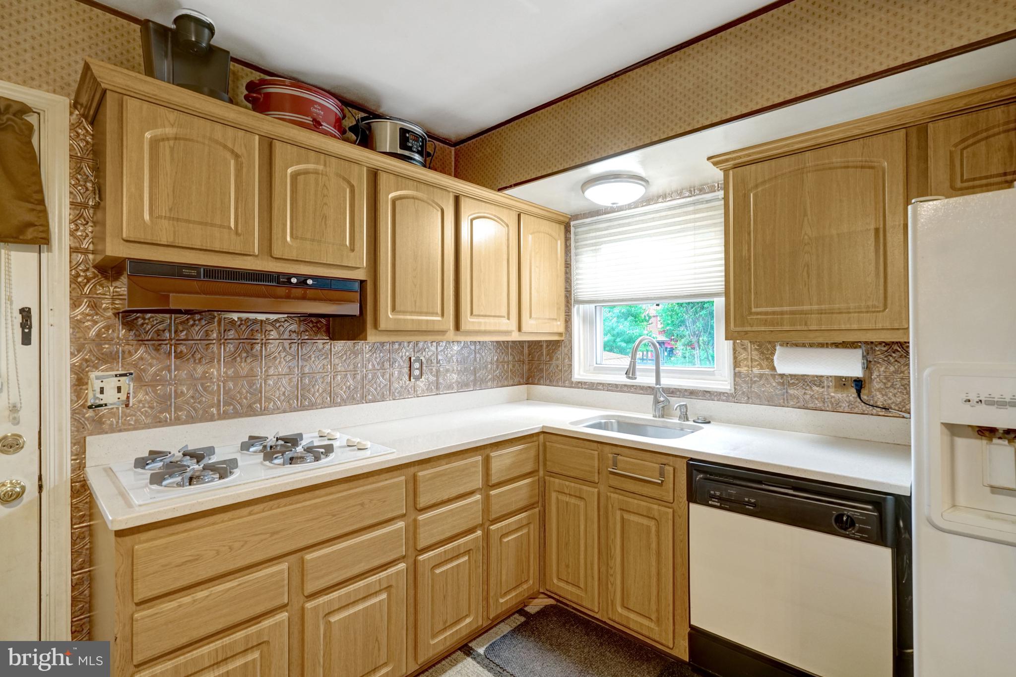 6014 Hibbling Avenue Springfield, VA 22150 - Photo 9 of 28