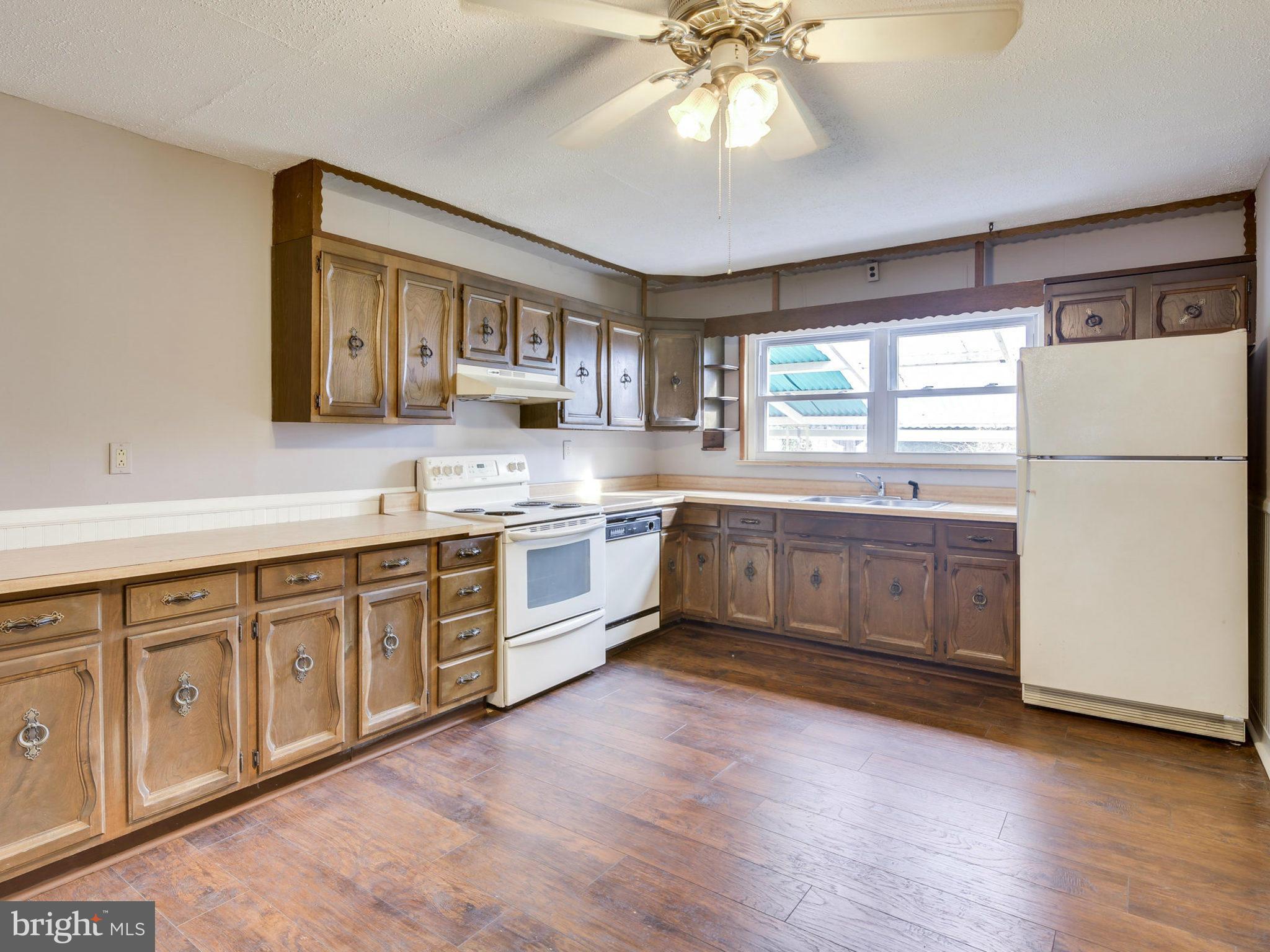 529 Wampler Road Baltimore, MD 21220 - Photo 12 of 21 Kitchen