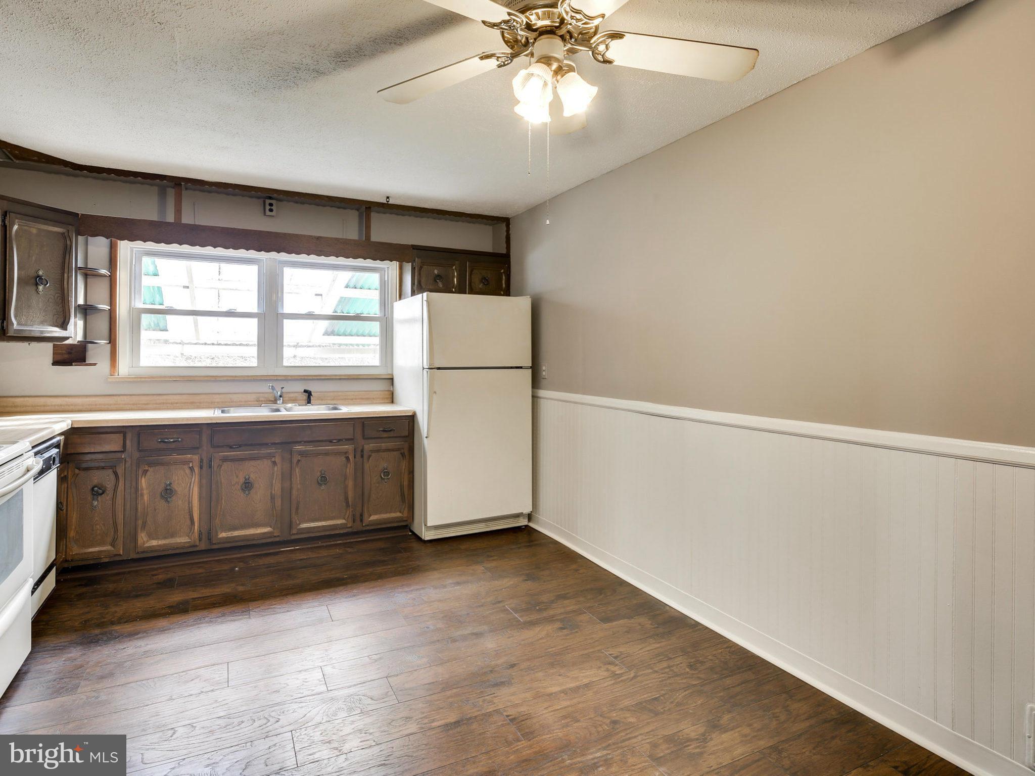 529 Wampler Road Baltimore, MD 21220 - Photo 15 of 21 Kitchen