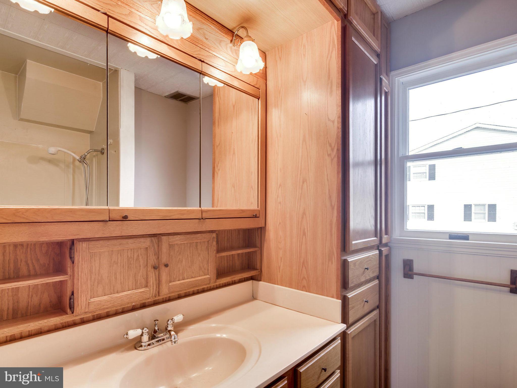 529 Wampler Road Baltimore, MD 21220 - Photo 9 of 21 Bath