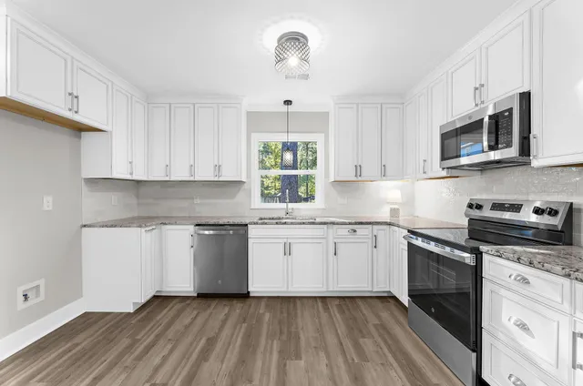 $470,000 | 105 Limerick Circle, Summerville, SC 29483