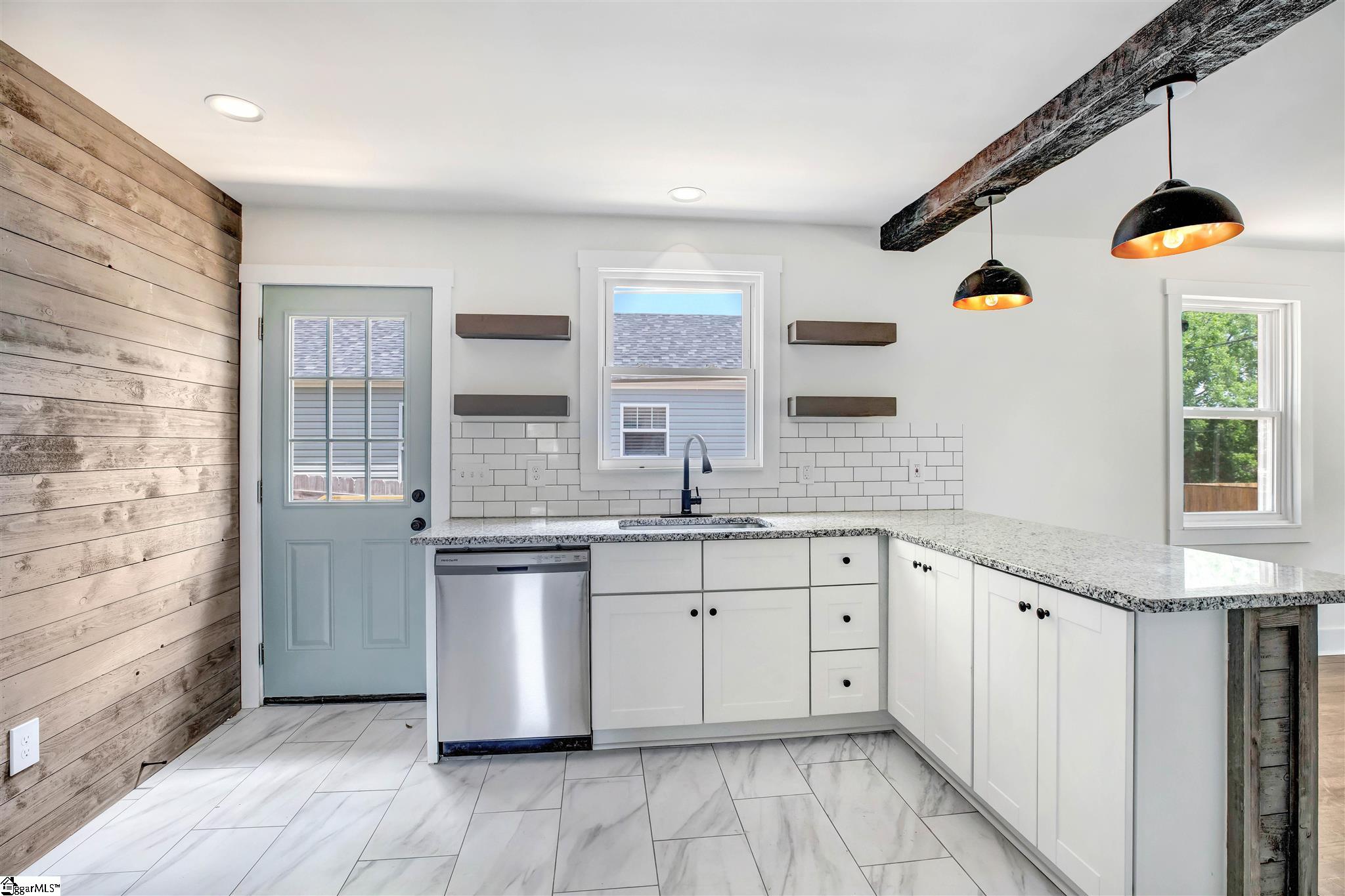18 Harris Lane Greenville, SC 29607 - Photo 6 of 13 Gallery Image 6