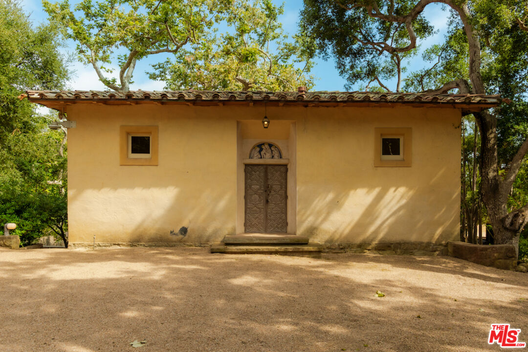 405 Toro Canyon Road Carpinteria, CA 93013 - Photo 41 of 75