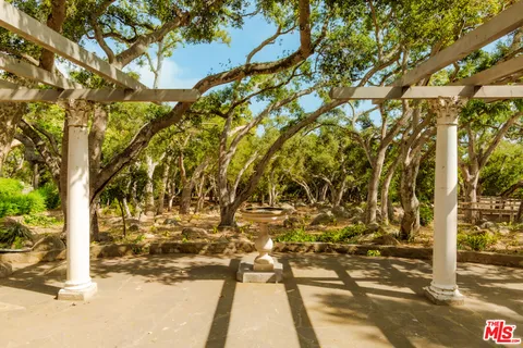 $14,500,000 | 405 Toro Canyon Road, Carpinteria, CA 93013