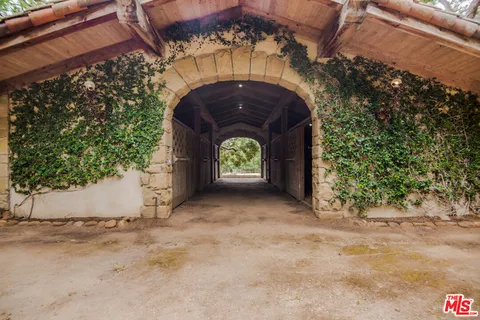 $14,500,000 | 405 Toro Canyon Road, Carpinteria, CA 93013