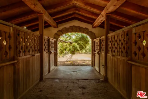 $14,500,000 | 405 Toro Canyon Road, Carpinteria, CA 93013