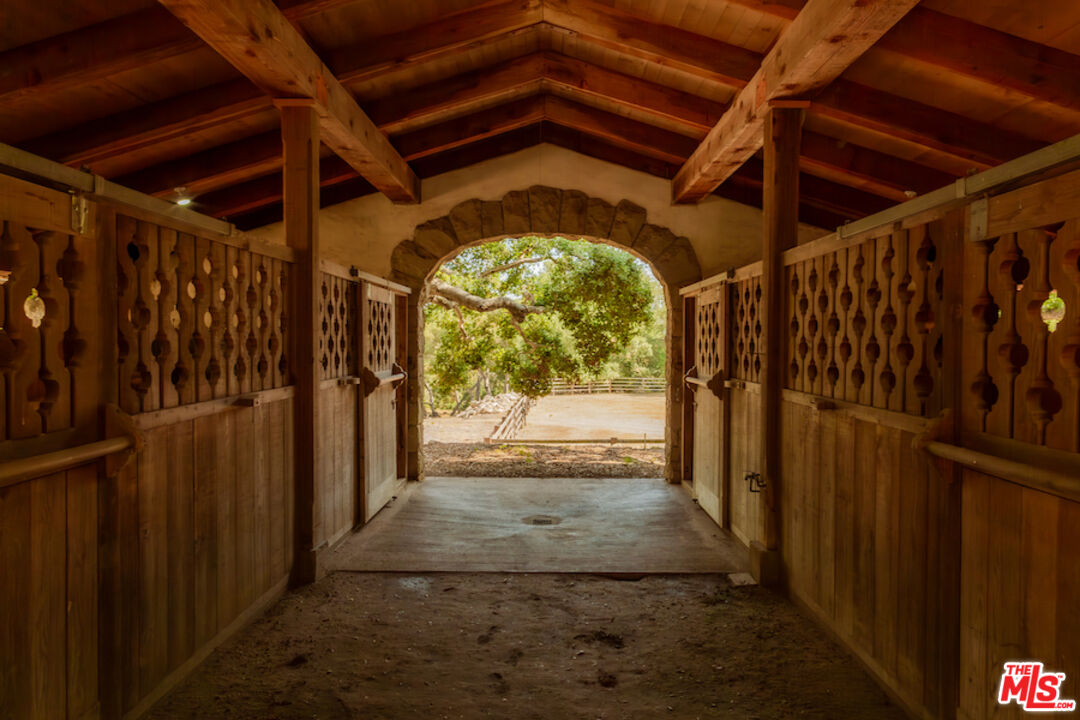 405 Toro Canyon Road Carpinteria, CA 93013 - Photo 64 of 75