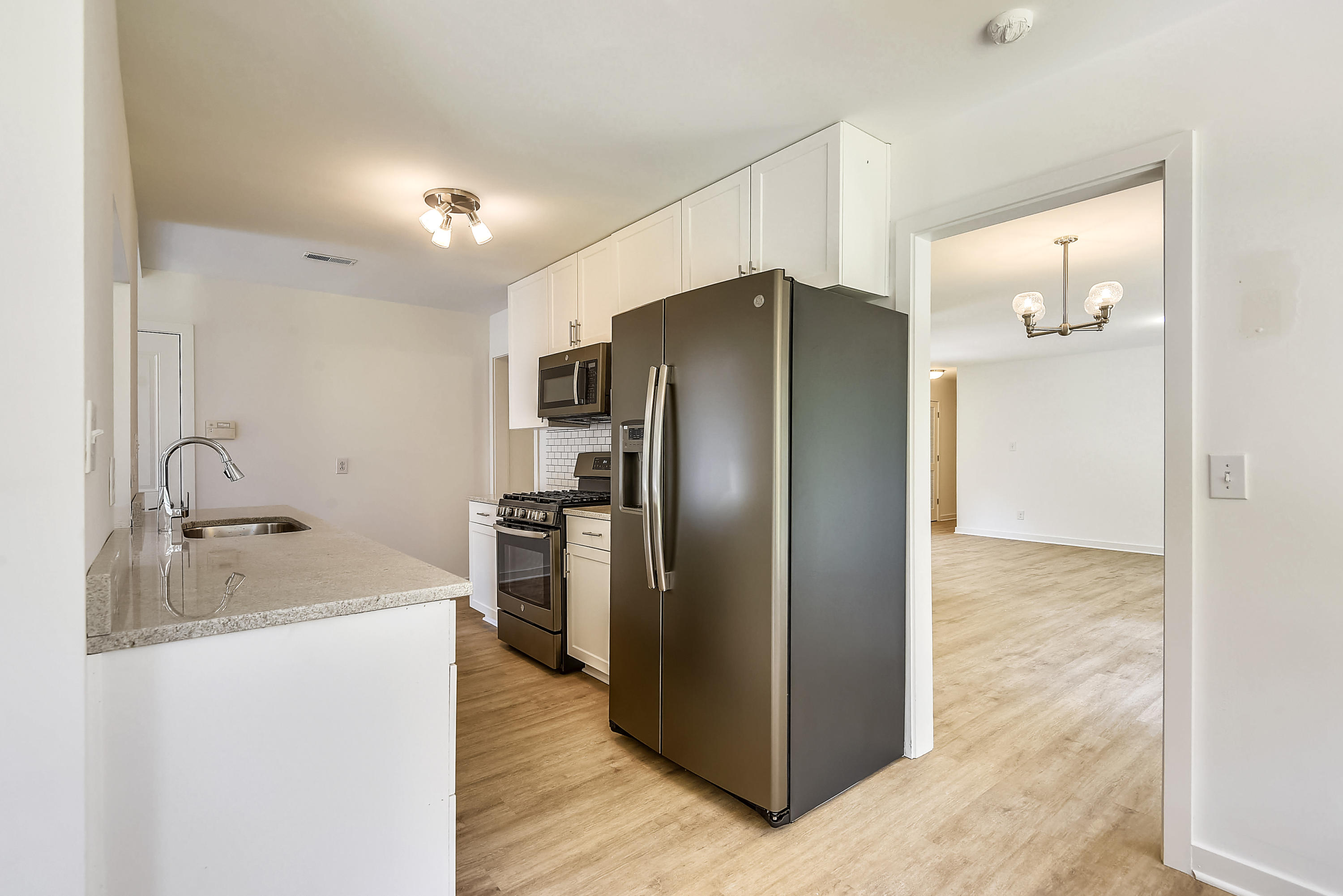 419 Grouse Road Summerville, SC 29485 - Photo 8 of 31 Main Level-Kitchen-DSC0308