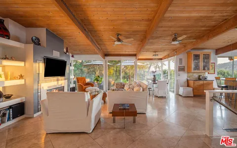 $2,100,000 | 679 Wonder View Drive, Calabasas, CA 91302