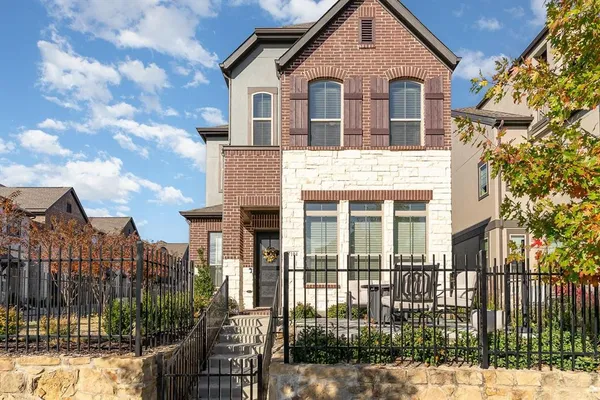 $4,000 | 7104 Amber Grove, Dallas, TX 75231